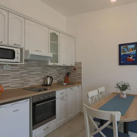 Sanjug Apartment *