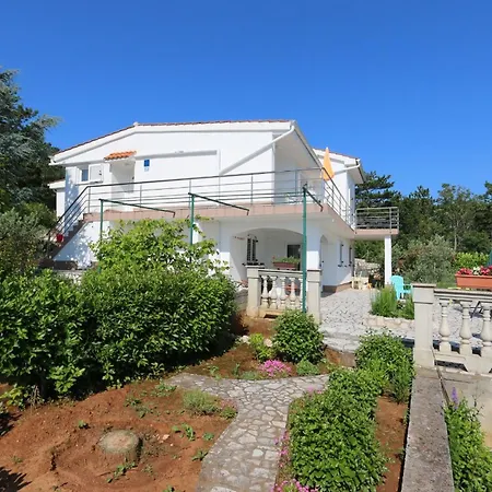 Sanjug Apartment *