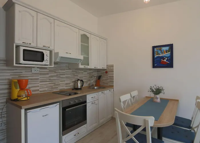 Sanjug Apartment *